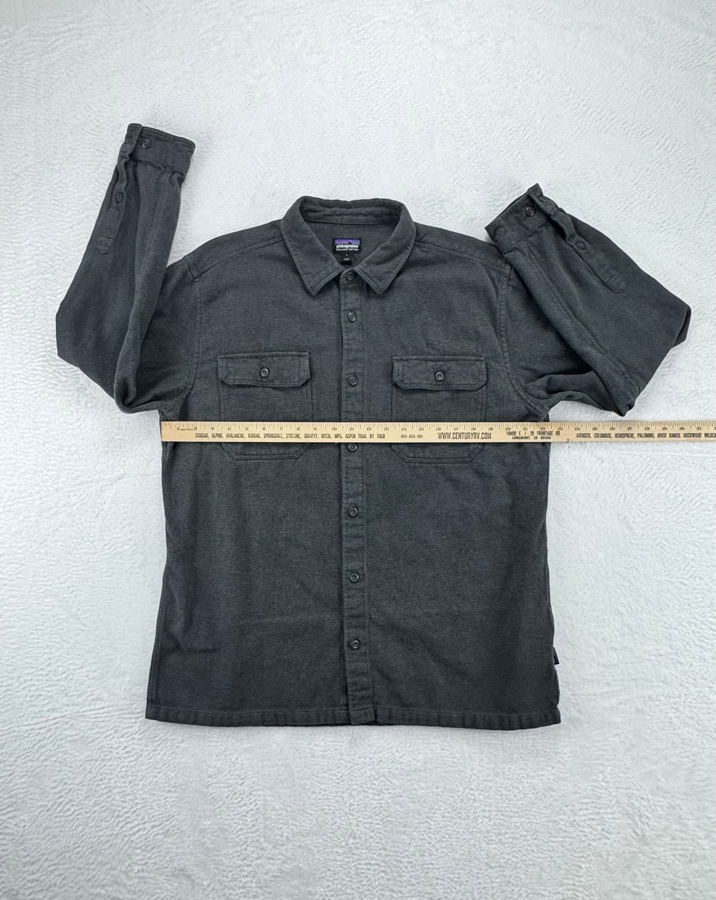 Patagonia Men’s Fjord Flannel – Organic Cotton – Charcoal Grey – Large