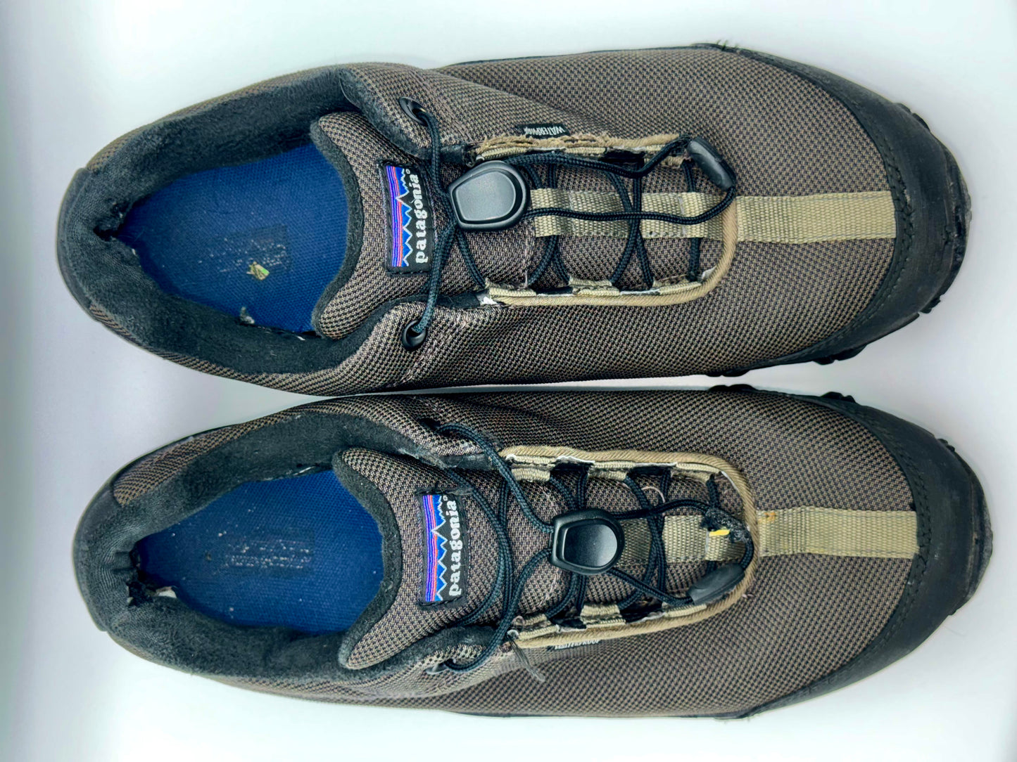 Patagonia Men’s DAS Boot Low Waterproof Shoes – Black / Peat Moss – Size 11