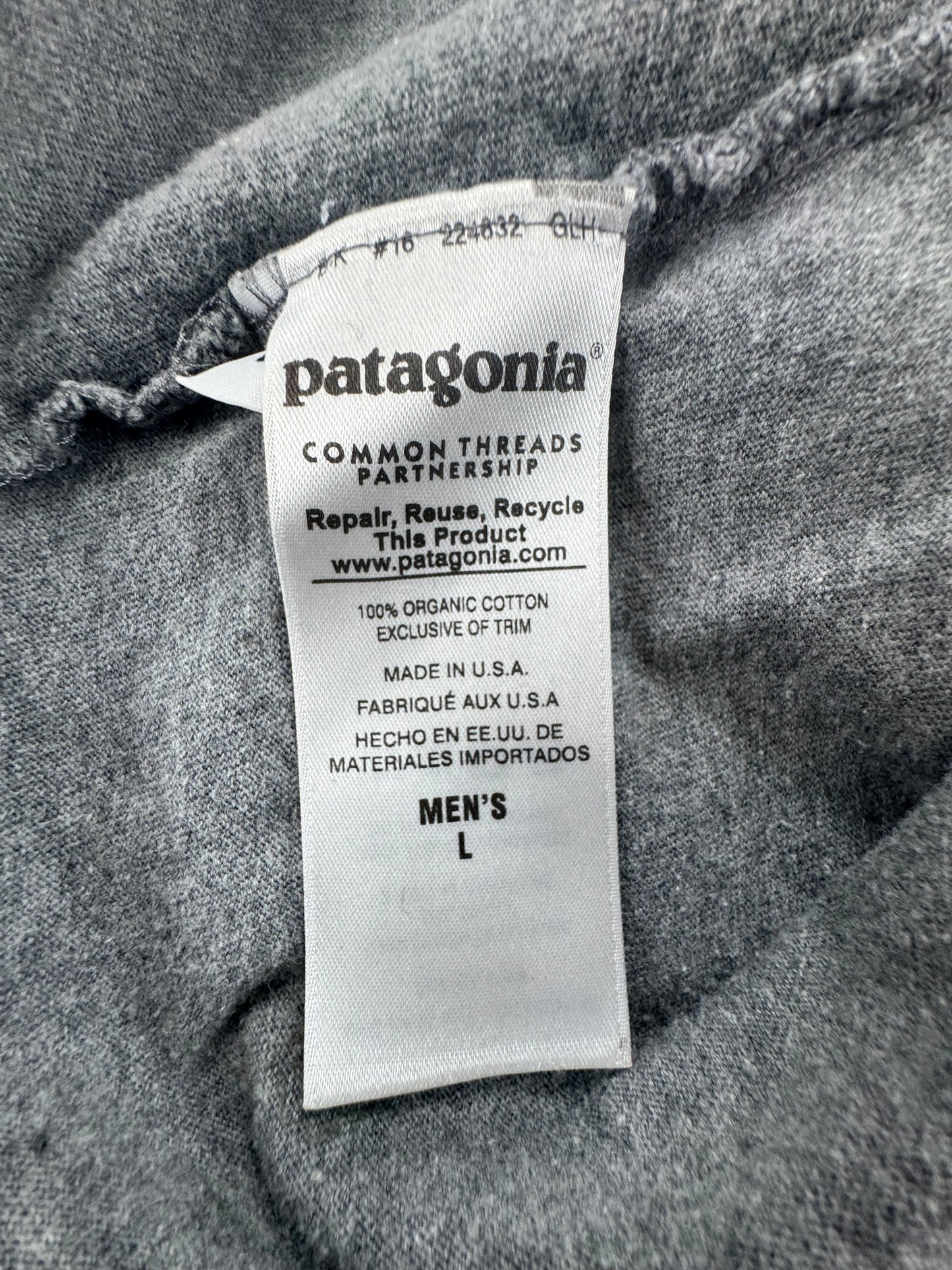 Patagonia Organic Cotton Graphic T-Shirt – Gray – Men’s Large – Made in USA