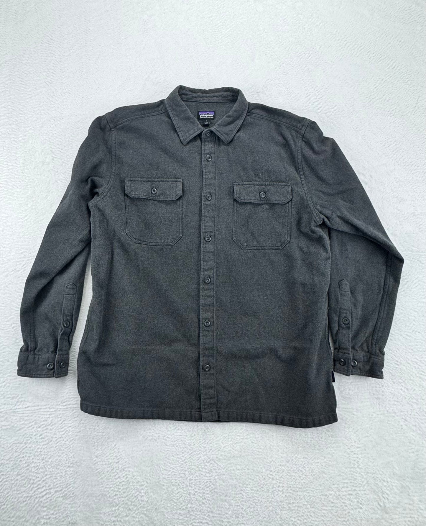 Patagonia Men’s Fjord Flannel – Organic Cotton – Charcoal Grey – Large