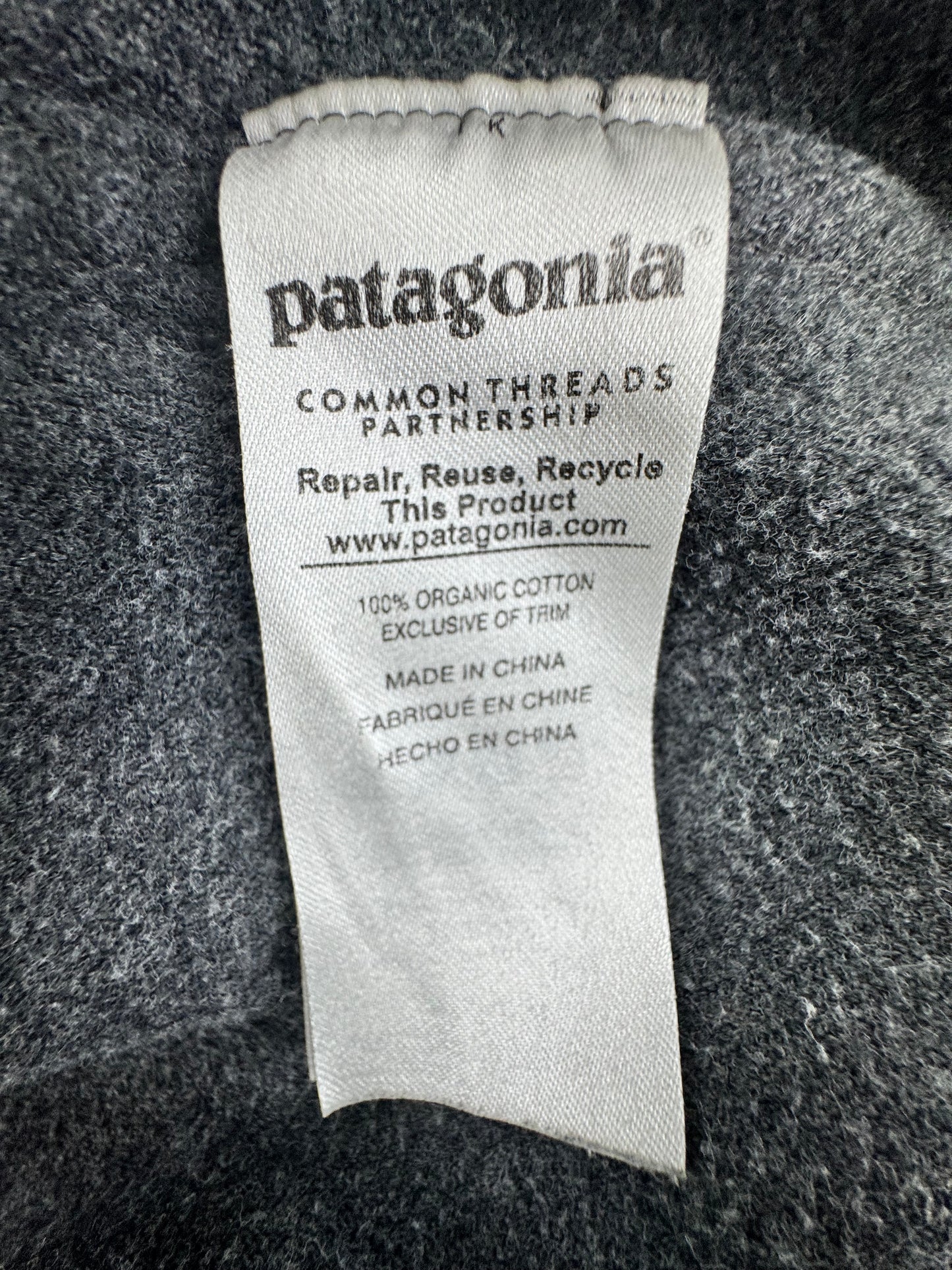 Patagonia Men’s Fjord Flannel – Organic Cotton – Charcoal Grey – Large