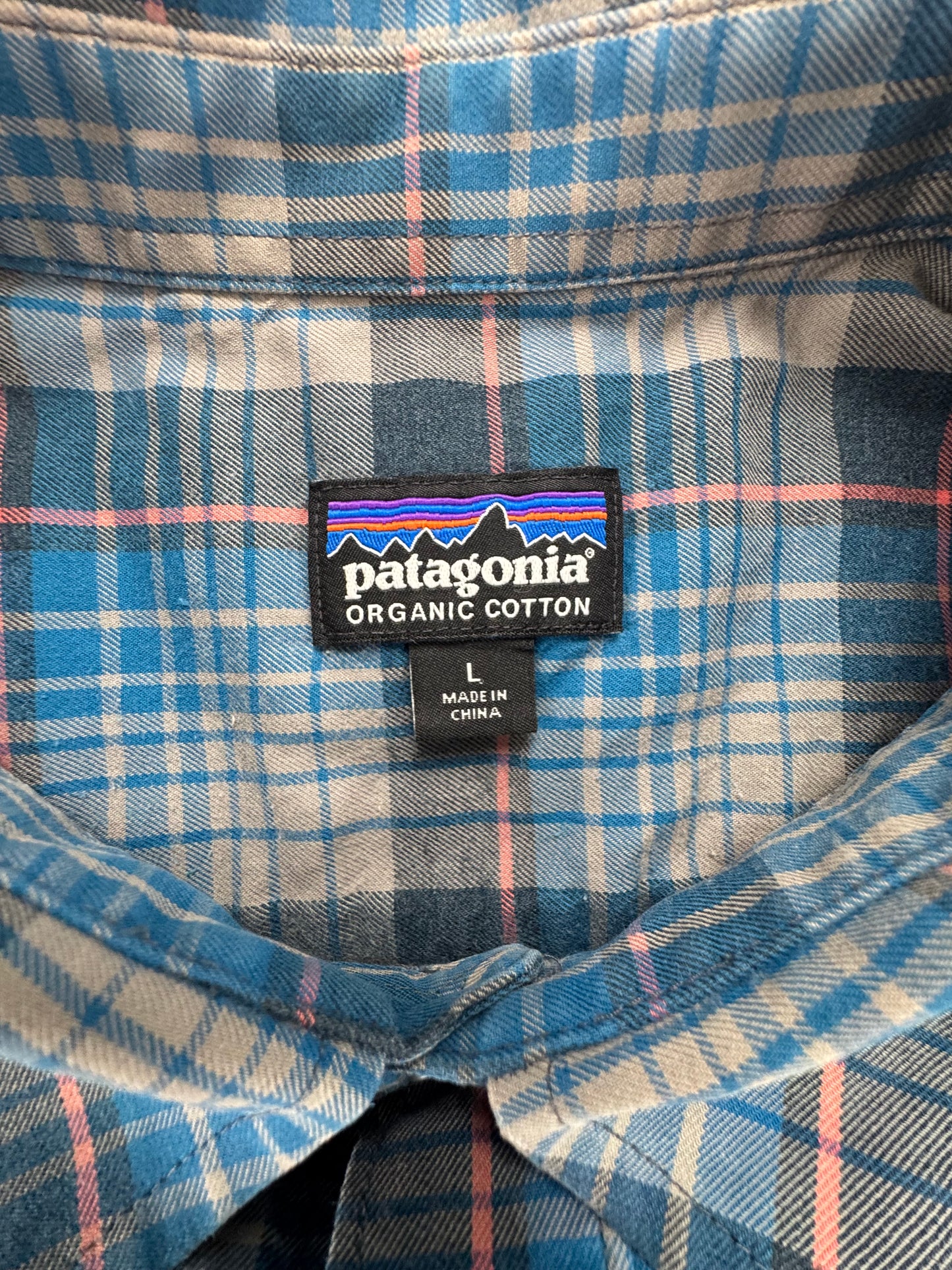 Patagonia Men’s Organic Cotton Plaid Button-Down Shirt – Blue – Large – Lightweight