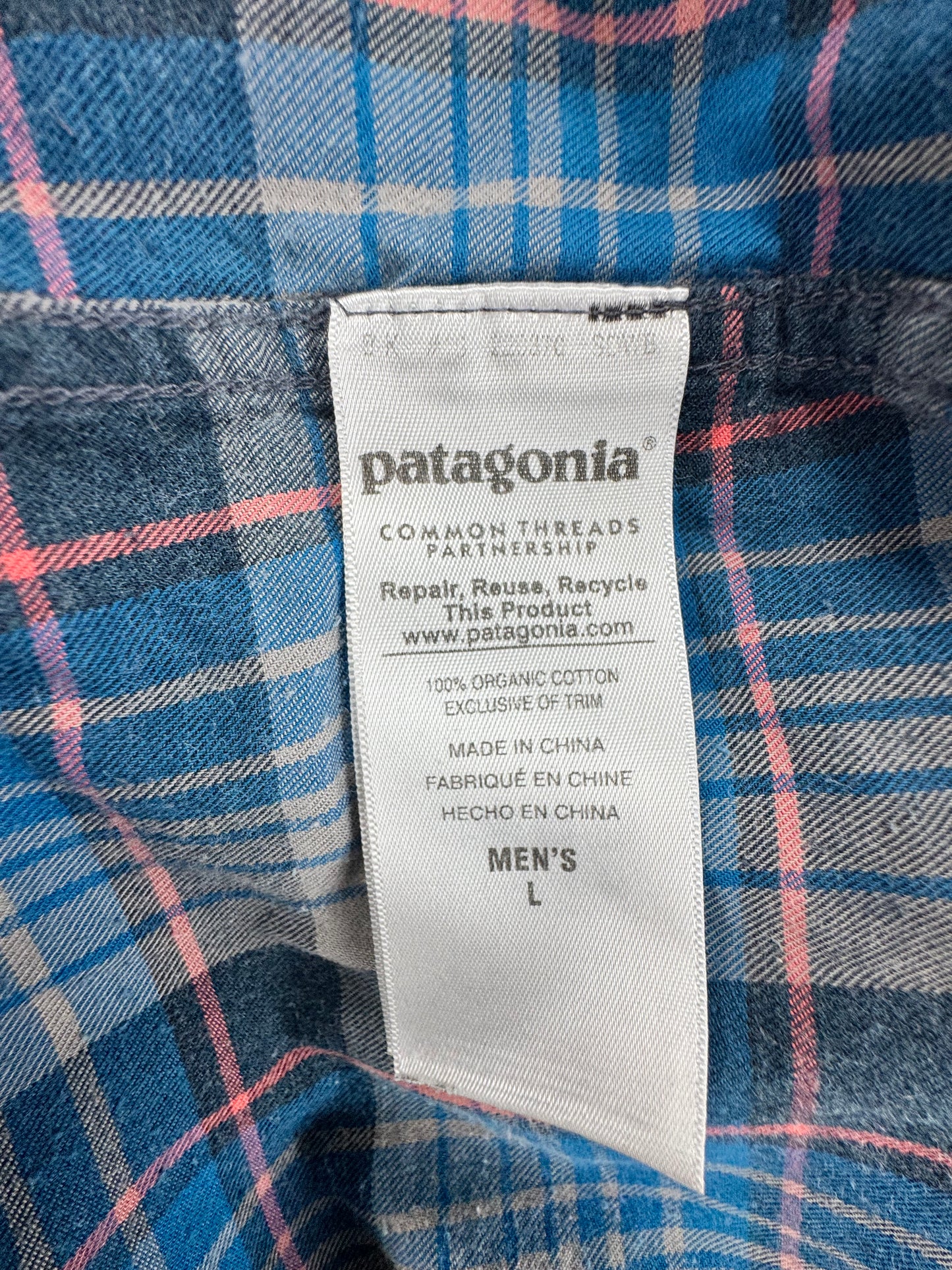Patagonia Men’s Organic Cotton Plaid Button-Down Shirt – Blue – Large – Lightweight