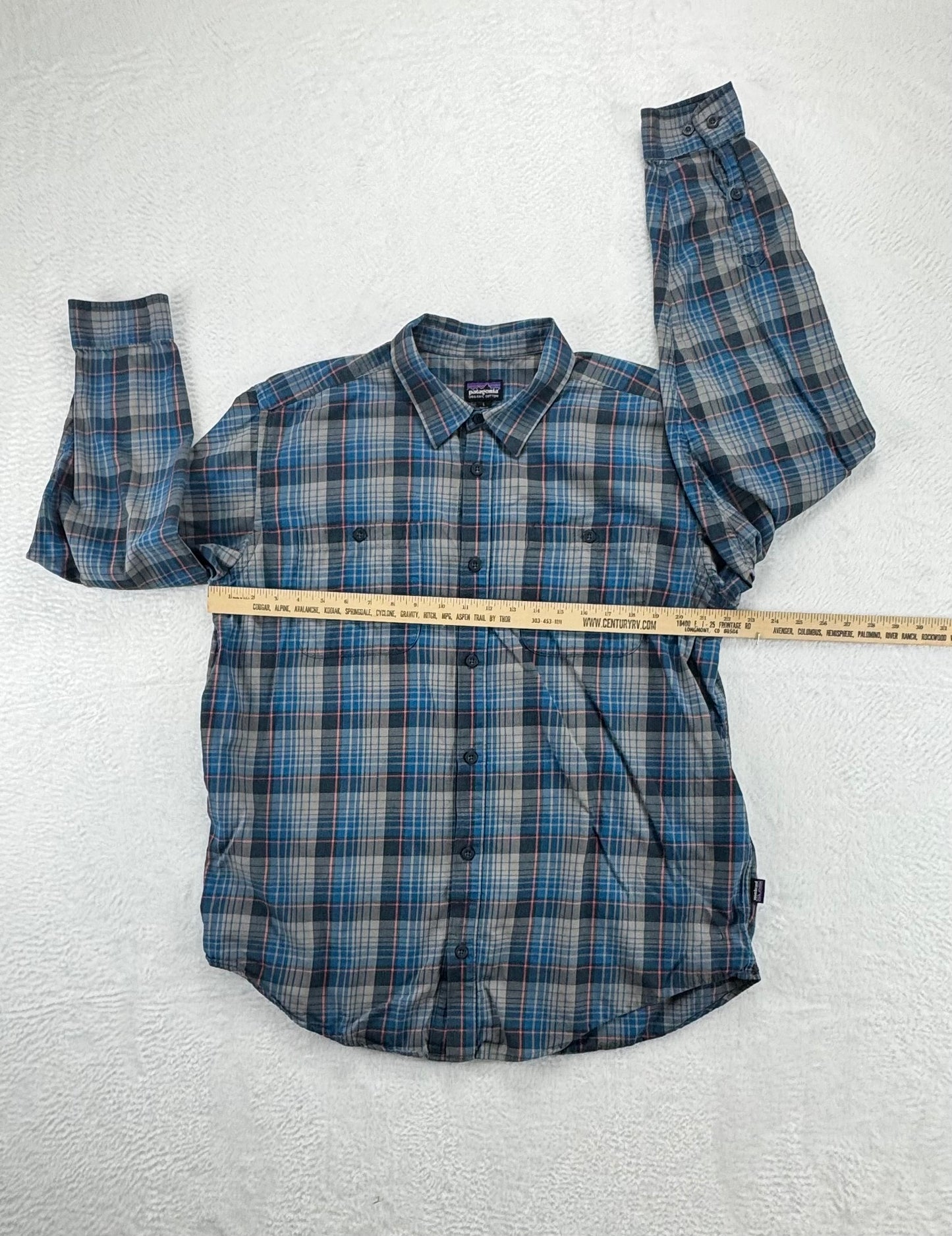 Patagonia Men’s Organic Cotton Plaid Button-Down Shirt – Blue – Large – Lightweight