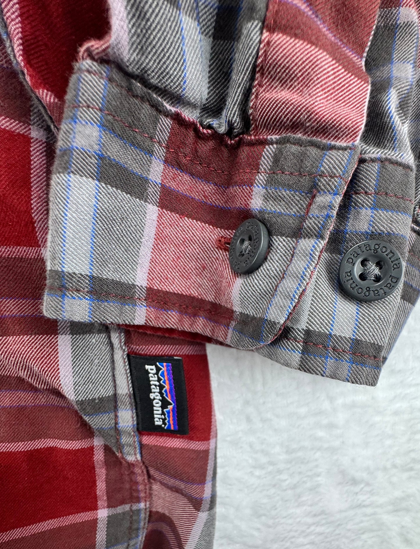 Patagonia Organic Cotton Plaid Button-Up Shirt Red Gray Men's Large