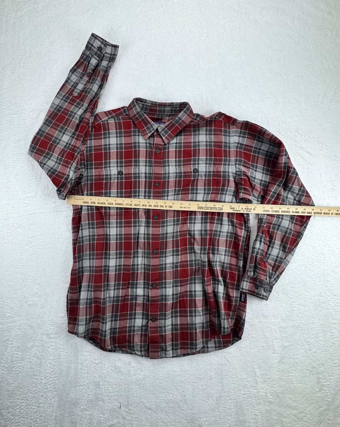 Patagonia Organic Cotton Plaid Button-Up Shirt Red Gray Men's Large