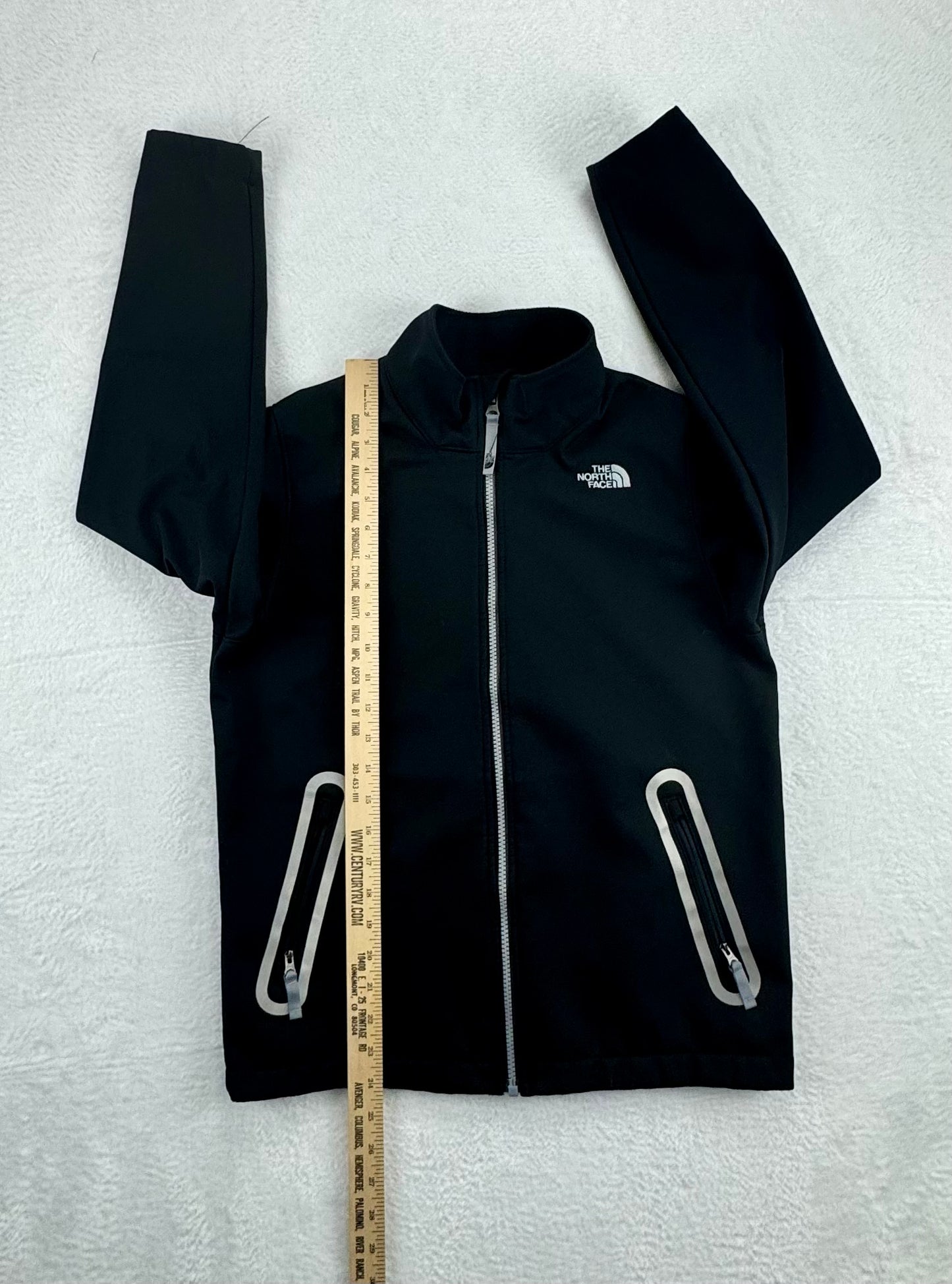 The North Face Boys Soft Shell Jacket – Black – Youth Large (14/16)