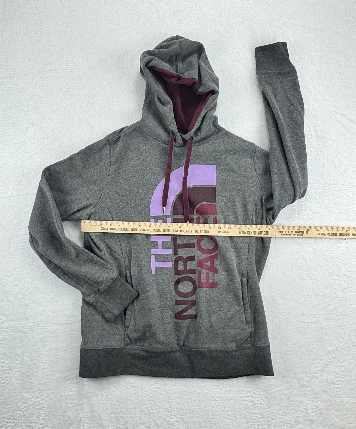 The North Face Women’s Graphic Pullover Hoodie – Gray / Plum / Lavender – Large
