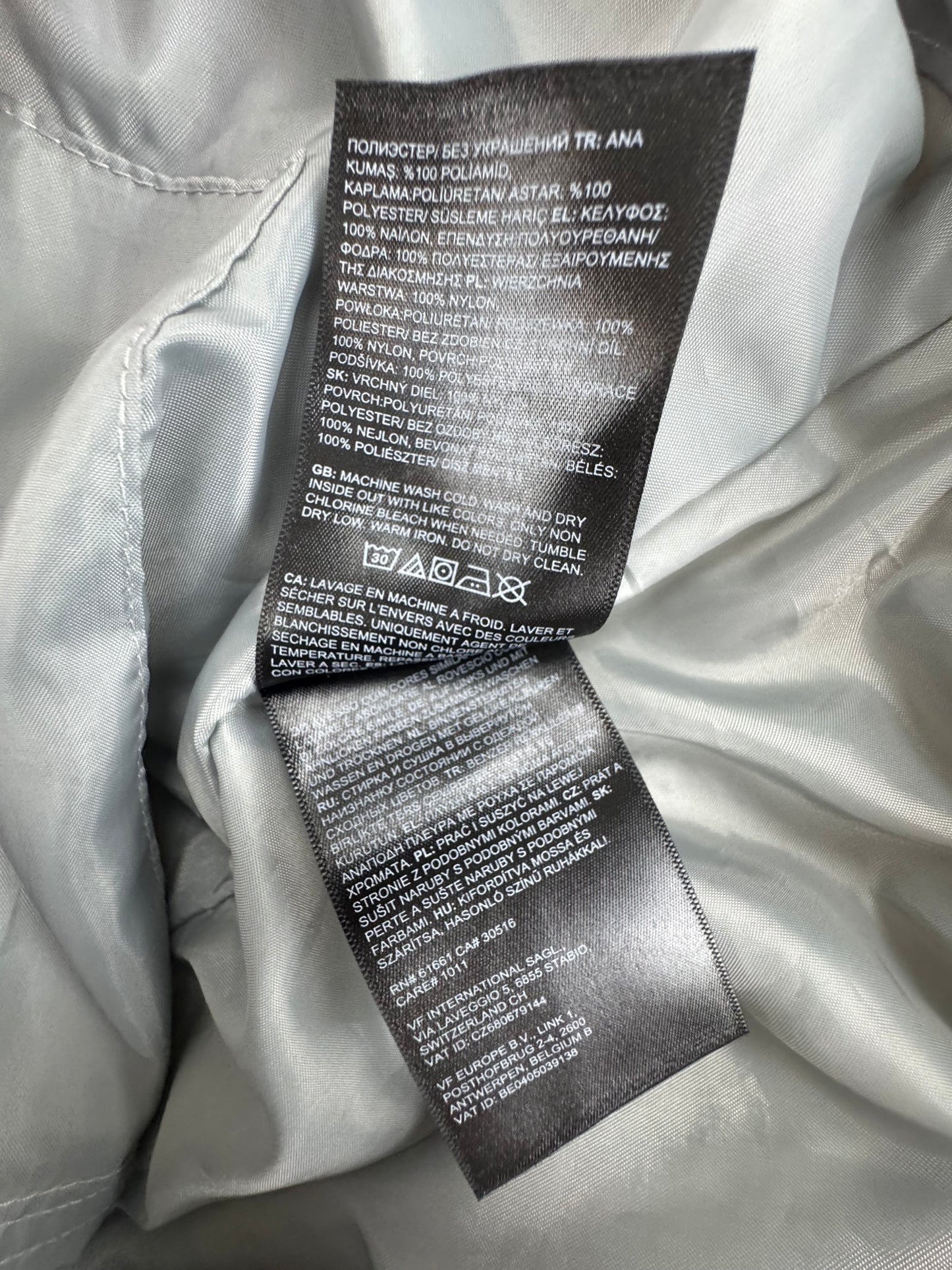 The North Face DRYVENT Hooded Rain Jacket – Gray – Men's Medium