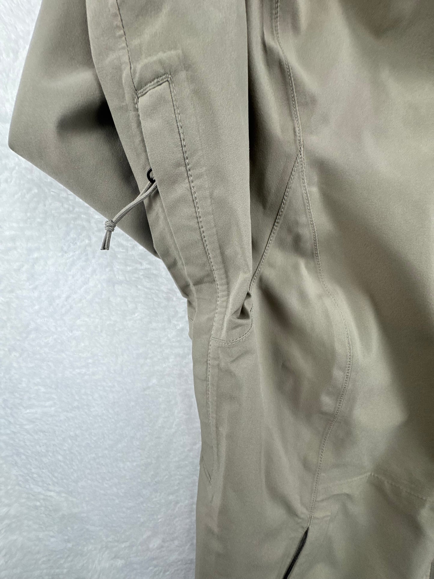The North Face Women's DryVent Hooded Rain Jacket – Khaki/Taupe – Large