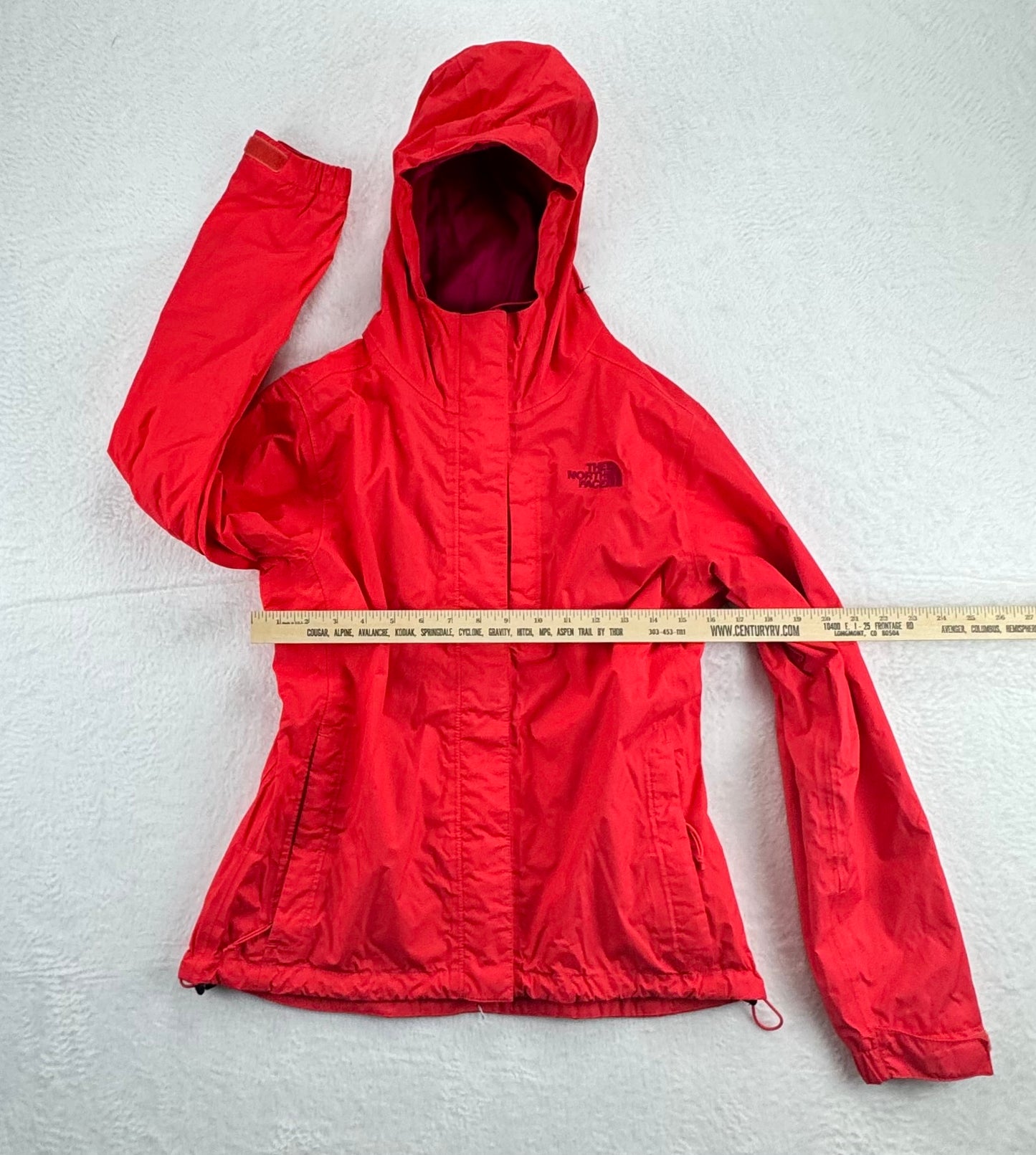 The North Face Women's HyVent Hooded Rain Jacket – Red – Small