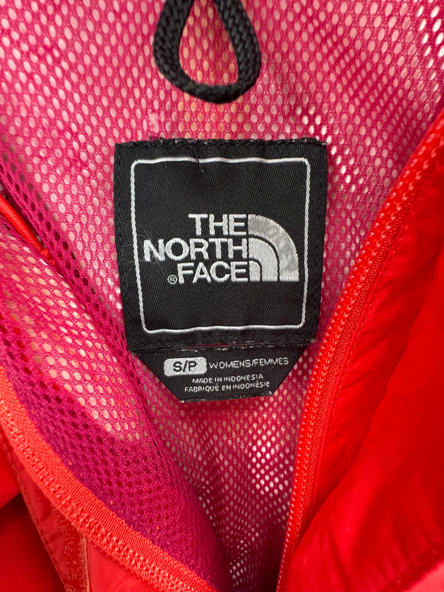 The North Face Women's HyVent Hooded Rain Jacket – Red – Small