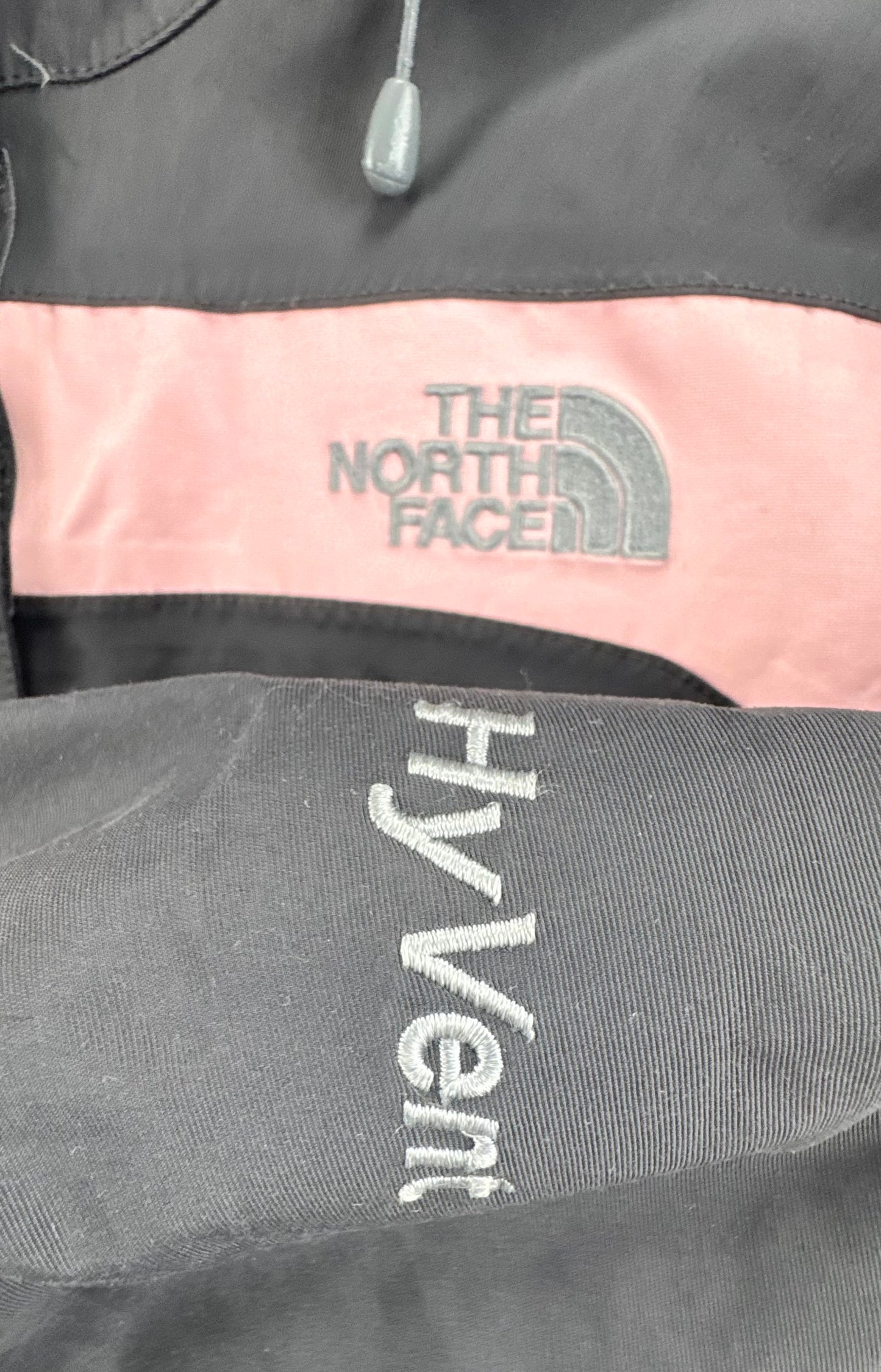 The North Face Women's HyVent Hooded Rain Jacket Black / Pink Size Medium