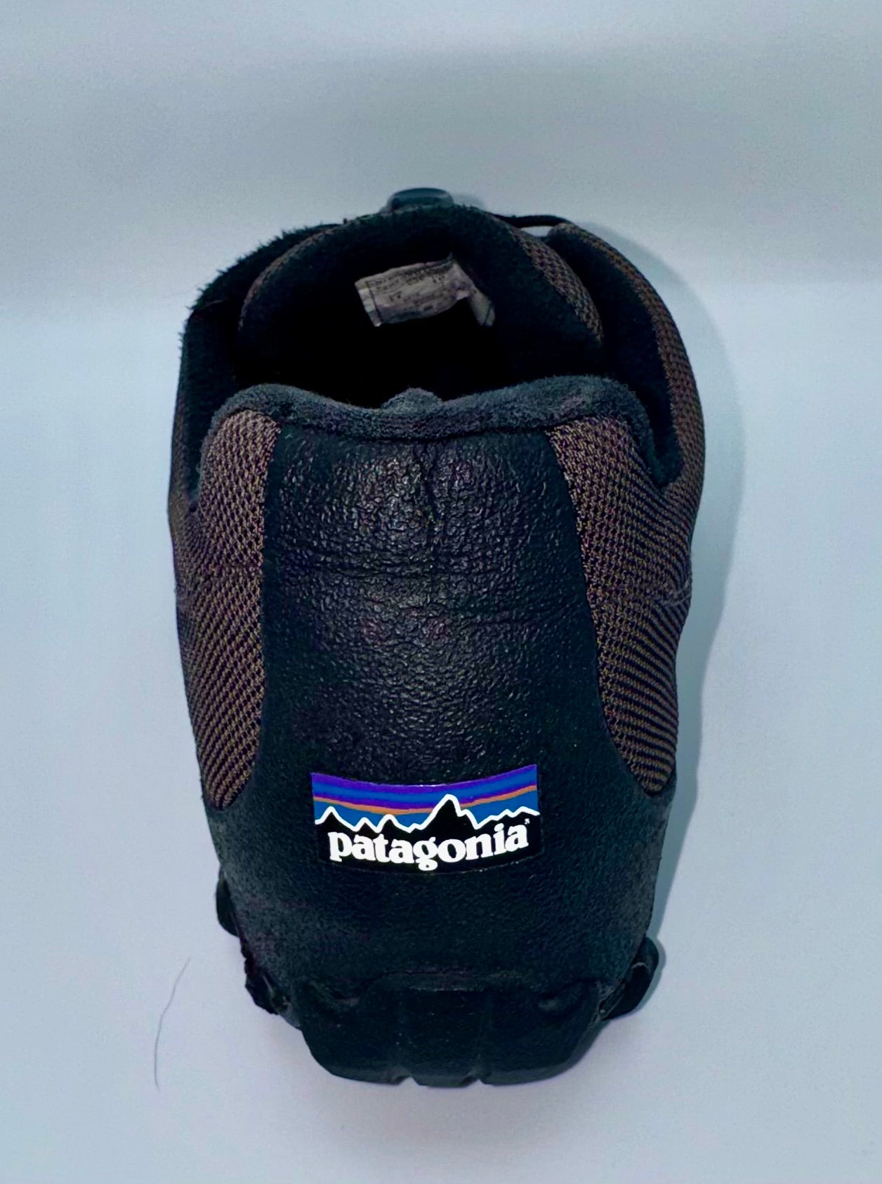 Patagonia Men’s DAS Boot Low Waterproof Shoes – Black / Peat Moss – Size 11