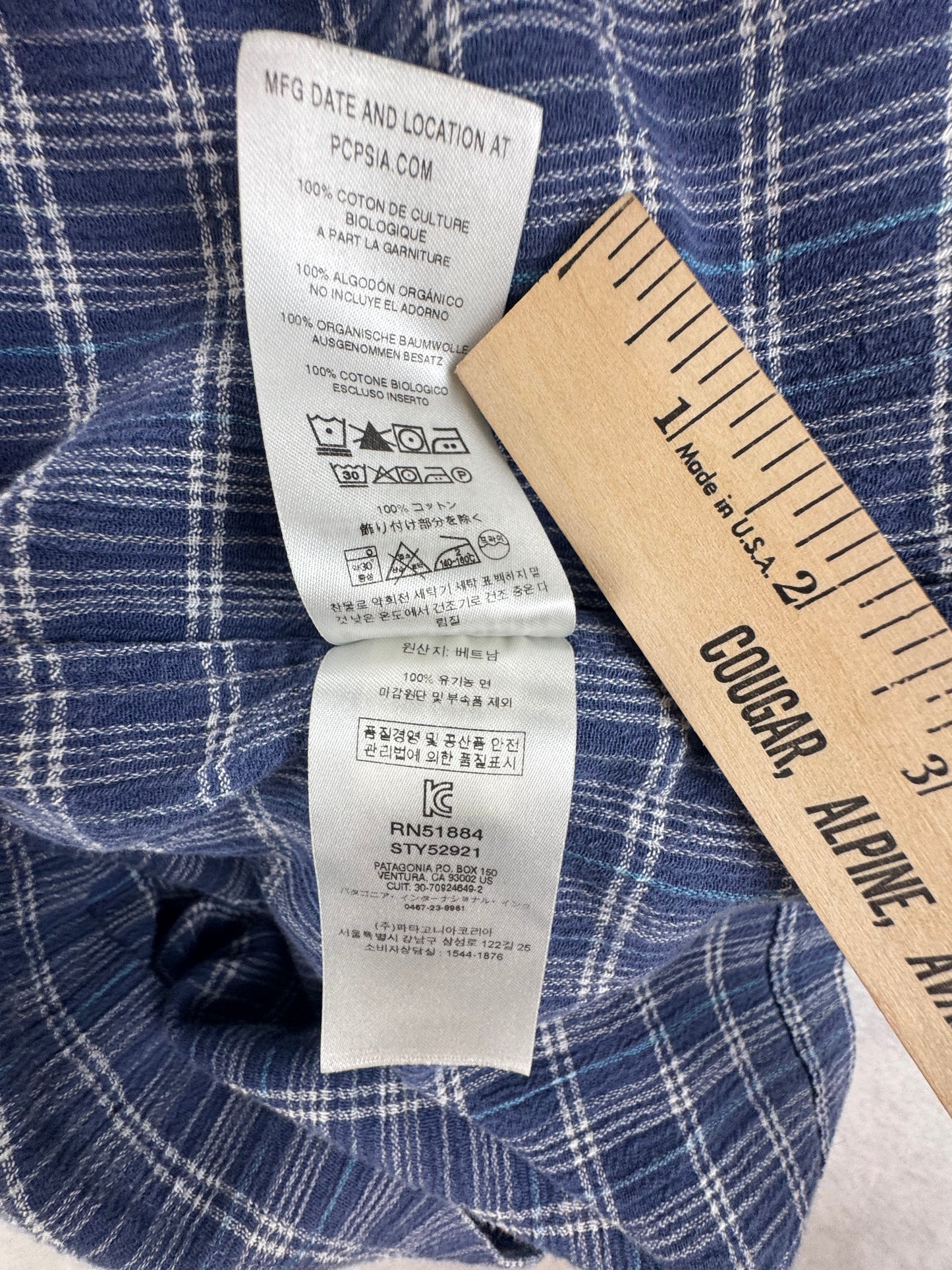 Patagonia Men’s A/C Organic Cotton Short Sleeve Shirt – Blue Plaid – Medium