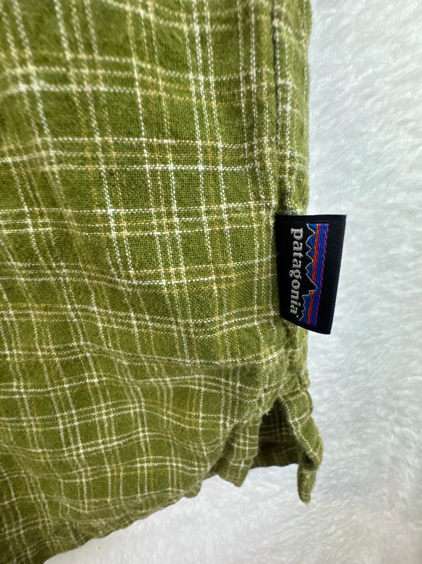 Patagonia Men’s Migration Hemp Shirt Green Plaid Short Sleeve Small
