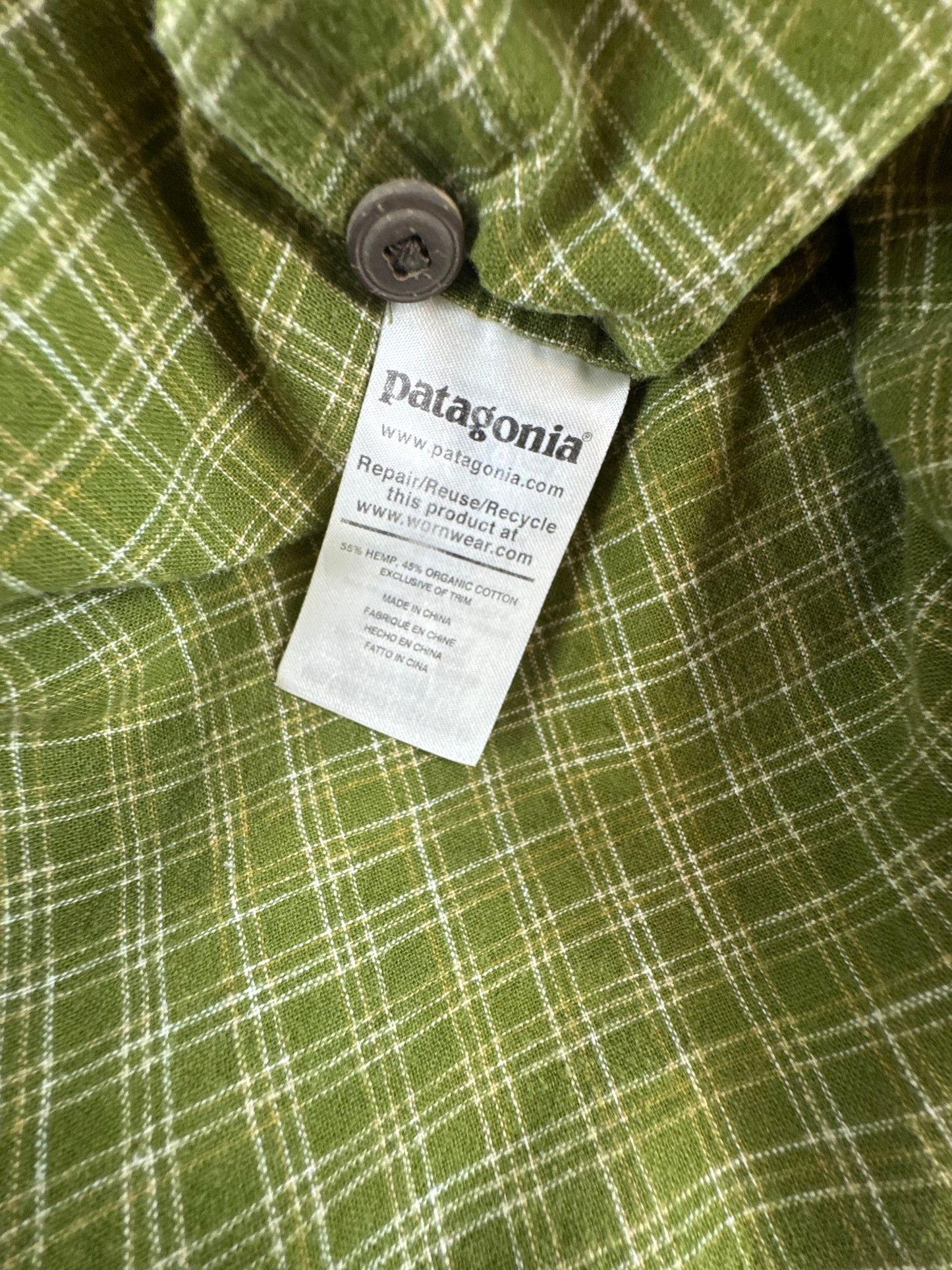 Patagonia Men’s Migration Hemp Shirt Green Plaid Short Sleeve Small