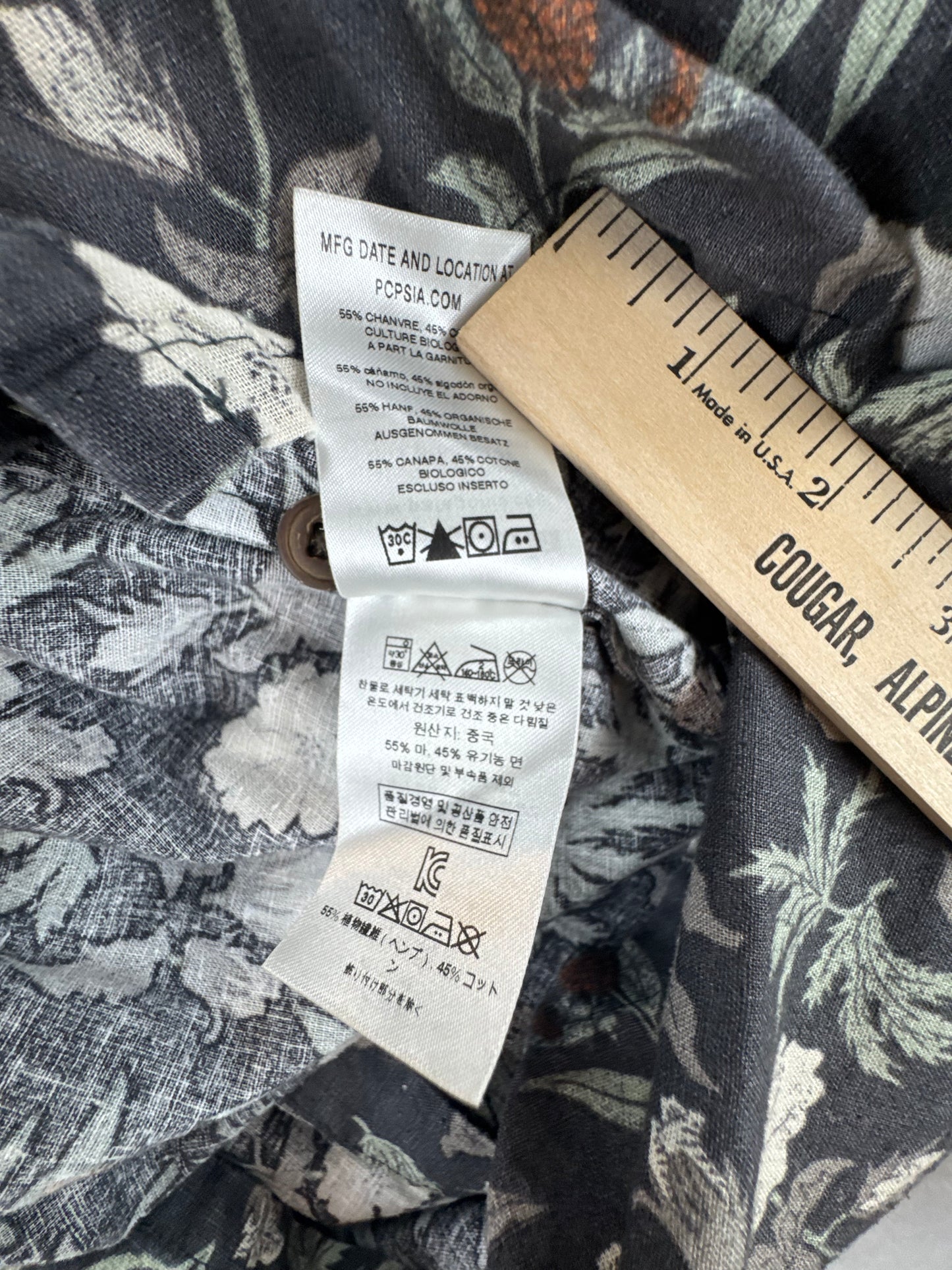 Patagonia Organic Cotton Floral Button-Up Shirt Charcoal Men's Large