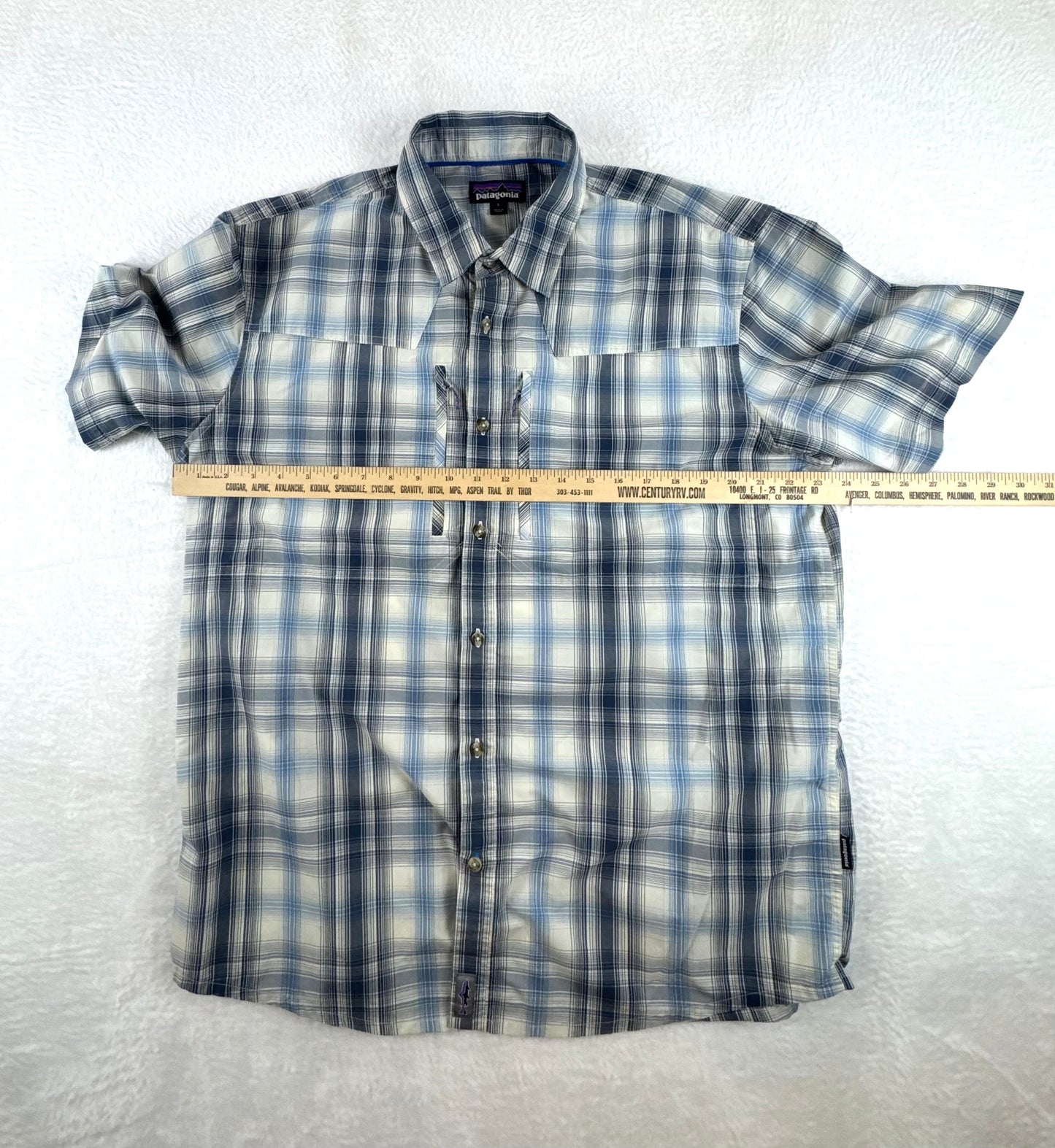 Patagonia Men’s Sun Stretch Fishing Shirt Blue Plaid Short Sleeve Large