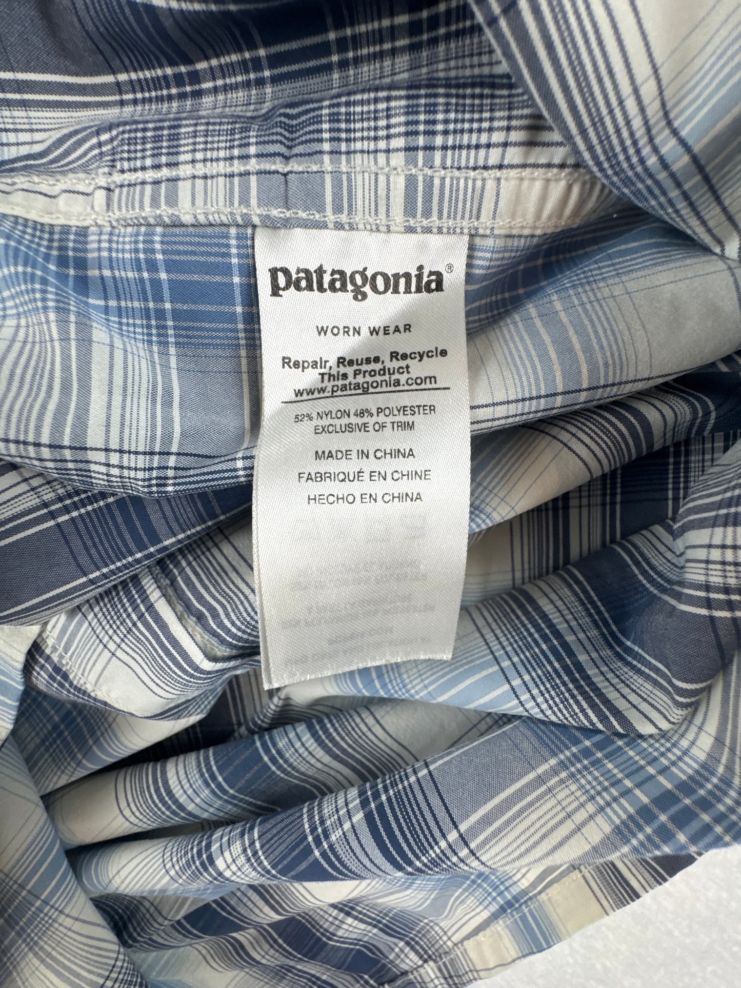 Patagonia Men’s Sun Stretch Fishing Shirt Blue Plaid Short Sleeve Large